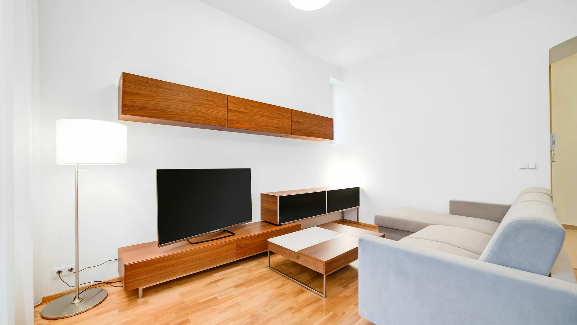 Bishop Apartments Brno 0*,